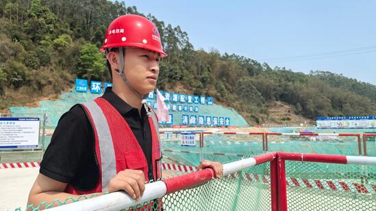 杨新源。 沈共亿 摄.jpg