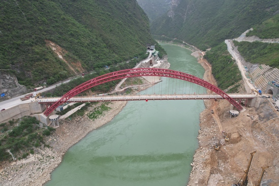 2025.7.11,重庆白马项目“白马乌江大桥工程”顺利通过“重庆市建筑业协会巴渝杯优质工程水平评价复查会”,摄影:朱国铅(1).jpg