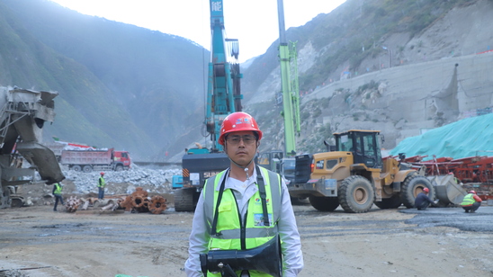 刘世明工作形象。崔晨天 摄.JPG